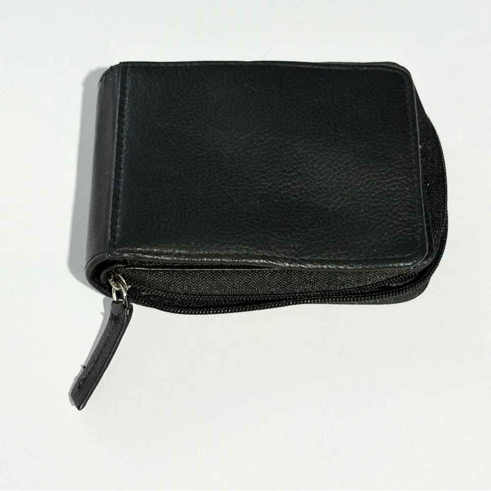 George Black Leather Billfold Zip Close RFID Wallet New with Tags Minor Flaws